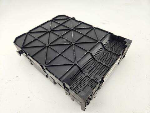 Foto 3ª: Caja Reles Fusibles Peugeot 207 GT 109CV 80KW [9HZ] (2006)