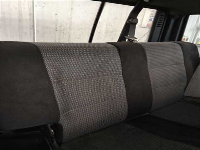 Foto 2ª: Asientos Traseros Isuzu Trooper VERSION INDEFINIDA (1991)