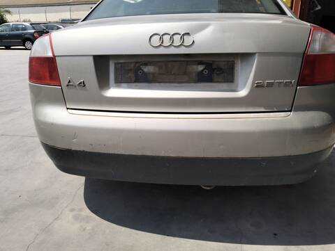 Foto 1ª: Paragolpes Trasero Audi A4 AVANT (2001)