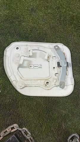 Foto 2ª: Tapa Exterior Combustible Toyota Land Cruiser 2.8 D-4D GRJ150 [1GDFTV] (2021)