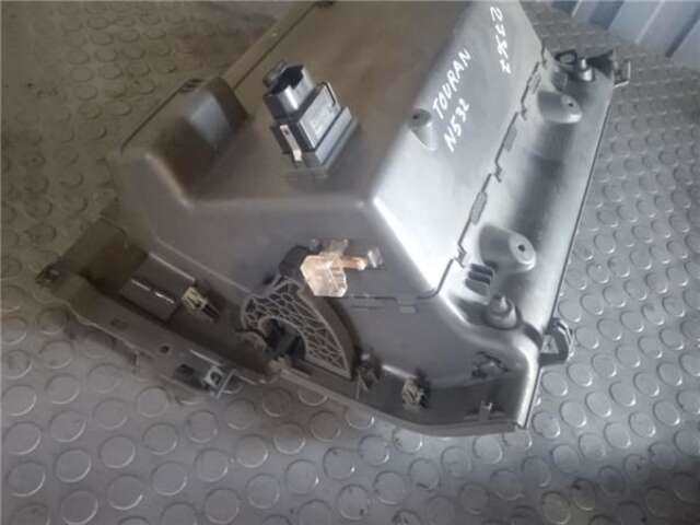 Foto 3ª: Guantera Volkswagen Touran 1.6 ADVANCE BLUEMOTION [1.6 LTR. - 77 KW TDI DPF] [CAYC]