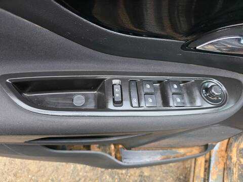 Botonera Elevalunas Opel Mokka SELECTIVE 140CV 103KW