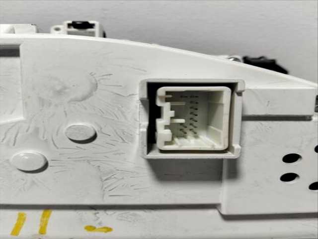 Foto 3ª: Cuadro de Instrumentos Volvo V40 1.6 DIESEL CAT 114CV [D4162T] (2012)