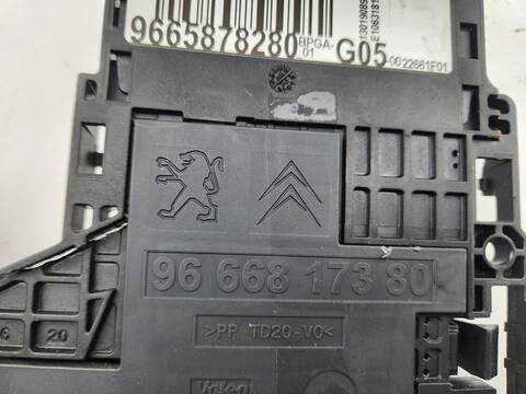 Foto 2ª: Caja Reles Fusibles Citroen C4 COLLECTION 92CV 68KW [9H06] (2013)