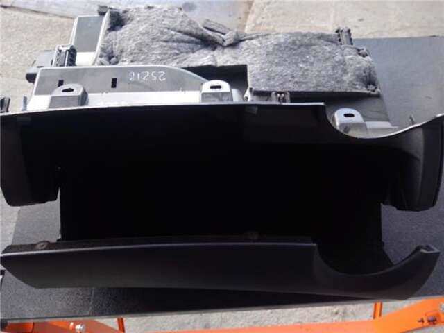 Foto 2ª: Guantera Mercedes Clase C 160 2.1 C 220 D (205.304) [2.1 LTR. - 125 KW CDI CAT] [651.921]