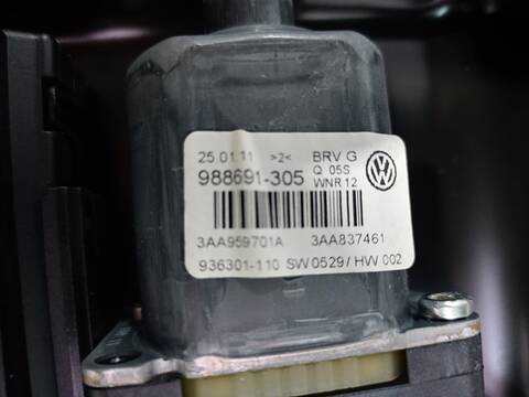 Foto 2ª: Elevalunas Eléctrico Delantero Izquierdo Volkswagen Passat ADVANCE BLUEMOTION 105CV 77KW [CAYC] (2011)
