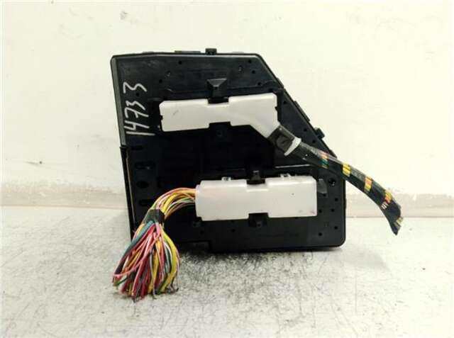 Foto 3ª: Caja Reles Fusibles Cadillac CTS 2.6 [2.6 LTR. - 133 KW V6 CAT] [LY9]
