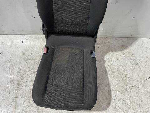 Foto 2ª: Asientos Traseros Renault Scenic GRAND CONFORT DYNAMIQUE 131CV [F9Q818] (2003)