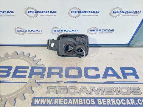 Foto 2ª: Tapa Exterior Combustible Seat Arona VERSION INDEFINIDA (2017)