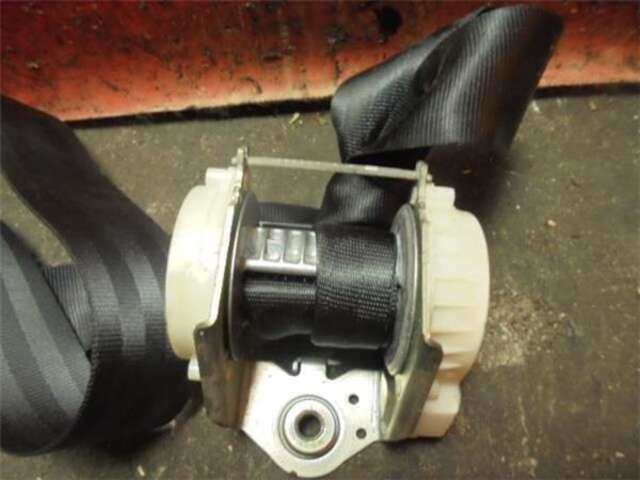 Foto 2ª: Cinturón Trasero Central Ford C Max 1.6 EDITION [1.6 LTR. - 85 KW TDCI CAT] (CB7)(2010 _)