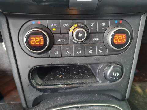 Foto 1ª: Mando Calefacción A. A. Nissan Qashqai ACENTA 131CV 96KW [R9M] (2012)