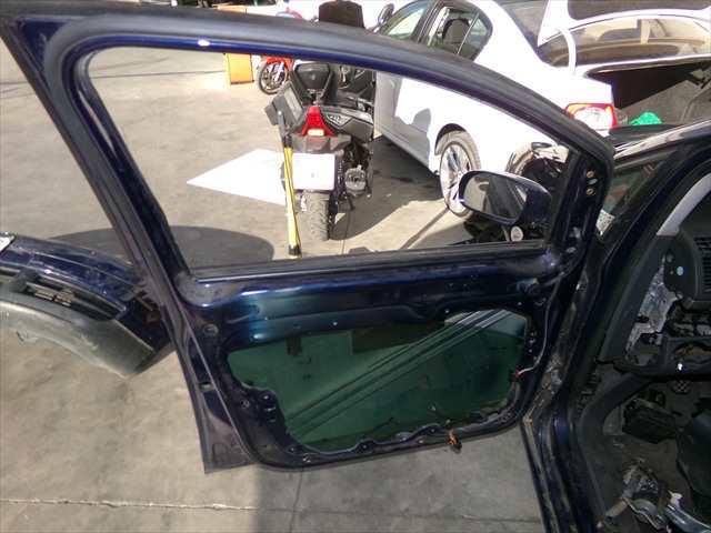 Foto 2ª: Puerta Delantera Izquierda Volkswagen Touran 1.9 TDI 2003-2006 [AVQ] (2004)