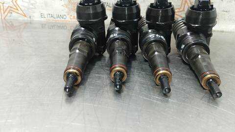 Foto 2ª: Inyectores Volkswagen Touran TRENDLINE 101CV 74KW [AVQ] (2004)