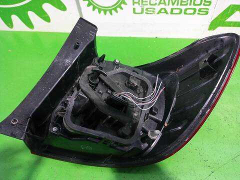 Foto 3ª: Piloto Trasero Izquierdo Dacia Sandero LAUREATE 90CV [K9K] (2012)