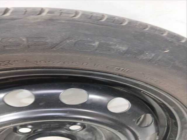 Foto 3ª: Rueda Kia Ceed 1.6 CRDI HATCHBACK ED) [D4FB] (2007)