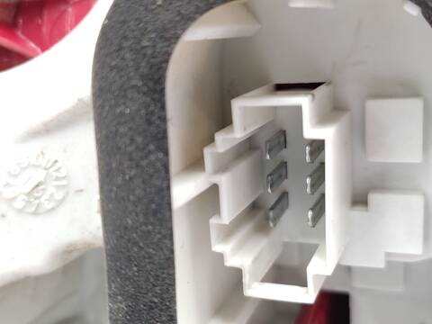 Foto 3ª: Piloto Trasero Izquierdo Skoda Yeti 1.2 TSI 110CV 81KW [CYVB] (2017)