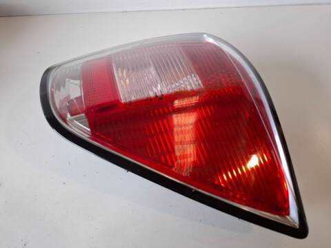 Foto 2ª: Piloto Trasero Derecho Opel Astra INNOVATION 1.4 16V BIVALENT. GASOLINA - GPL 90CV (2004)