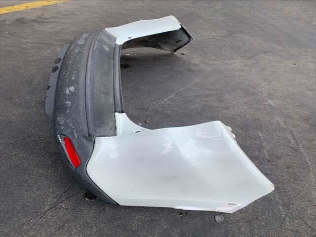 Foto 3ª: Paragolpes Trasero Renault Clio 1.5 DCI GRANDTOUR (2013)