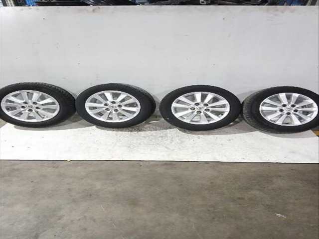 Foto 2ª: Juego LLantas Toyota Auris 1.6 ZRE151_) 124CV [1ZR-FE] (2006)