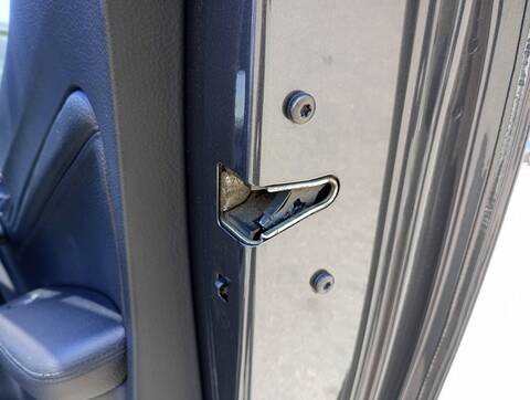 Cerradura Puerta Trasera Derecha Bmw Serie 1 114 118D 143CV 105KW