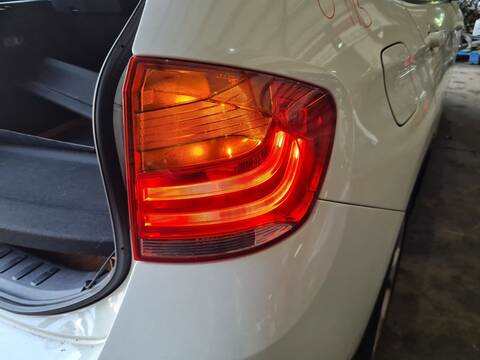 Foto 4ª: Piloto Trasero Derecho Bmw X1 SDRIVE 18D 143CV 105KW [N47D20C] (2014)