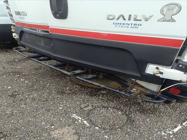 Foto 2ª: Refuerzo Paragolpes Trasero Iveco Daily FURGON 35C... BATALLA 3000 145CV 107KW (2009)