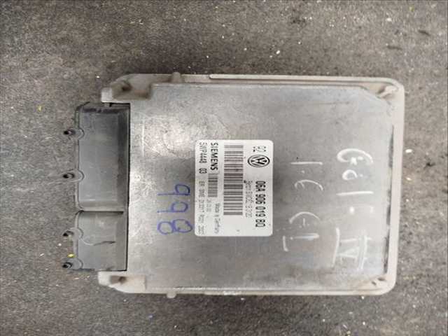 Foto 1ª: Centralita Motor ECU Volkswagen Golf BERLINA (1997)