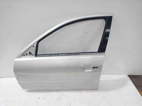 Puerta Delantera Izquierda Ford Mondeo GHIA 06.2003 ) D) 131CV