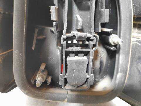 Foto 2ª: Piloto Trasero Izquierdo Renault Laguna 2.2 DIESEL 83CV 61KW [G8T] (1995)