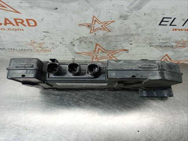 Foto 4ª: Caja Reles Fusibles Mercedes Clase S 220 500 221.071) BERLINA 388CV 285KW [M273961] (2006)