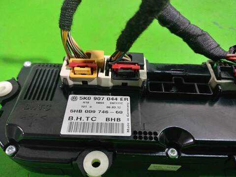 Foto 3ª: Mando Climatizador Volkswagen Golf ADVANCE 105CV [CAYC] (2008)