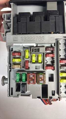 Foto 2ª: Caja Reles Fusibles Opel Insignia 2.0 D [A20DT] (2013)