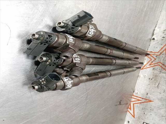 Foto 2ª: Inyectores Volkswagen Golf ADVANCE 140CV 103KW [CFFB] (2010)