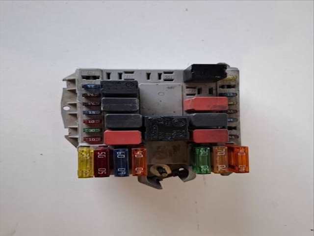 Caja Reles Fusibles Fiat Punto 1.9 JTD 85 DYNAMIC 86CV