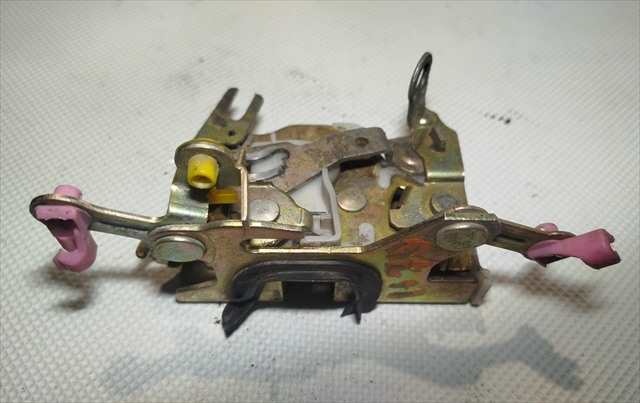 Foto 2ª: Cerradura Puerta Trasera Derecha Nissan Patrol 3.3 D SD33 (1987)