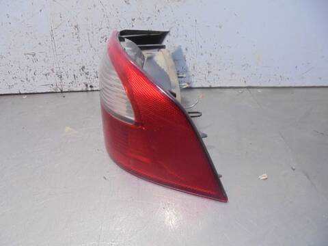 Foto 4ª: Piloto Trasero Derecho Renault Laguna AUTHENTIQUE 120CV 88KW [F9Q C7] (2003)