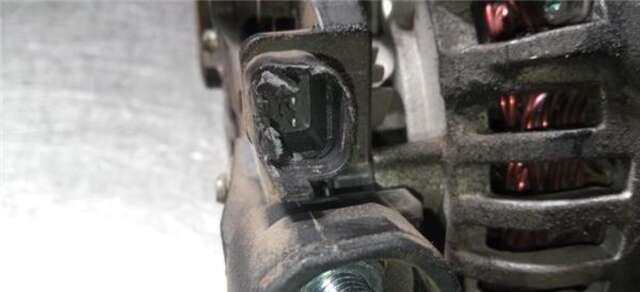 Foto 3ª: Alternador Peugeot 308 1.6 CONFORT [1.6 LTR. - 80 KW HDI FAP CAT (9HZ - DV6TED4)] [9HZ (DV6TED4)]