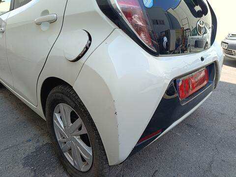 Foto 2ª: Paragolpes Trasero Toyota Aygo 1KR (2015)