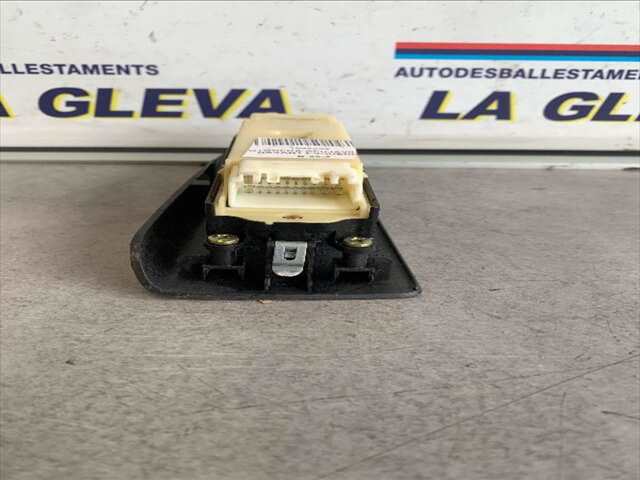 Foto 2ª: Botonera Elevalunas Toyota Land Cruiser 3.0 D4D 166CV 0CV [1KD-FTV] (2004)