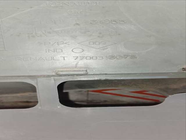 Foto 4ª: Tapizados Cartoneras Renault Trafic 6 - PLAZAS ACRISTALADO PARCIAL COMBI CORTO 90CV 66KW [M9R780] (2010)