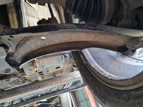 Brazo Suspension Delantero Izquierdo Nissan X-Trail PLATINUM 4X4 150CV 110KW T31)