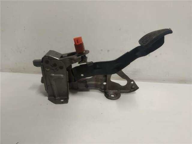 Foto 2ª: Pedal Freno Nissan Qashqai 1.5 DCI TEKNA 4X2 [K9K]