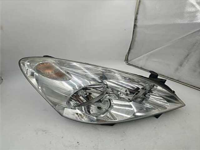 Foto 3ª: Faro Derecho Toyota Corolla 2.2 D-4D SPORT [2.2 LTR. - 130 KW D-CAT] [2AD-FHV]