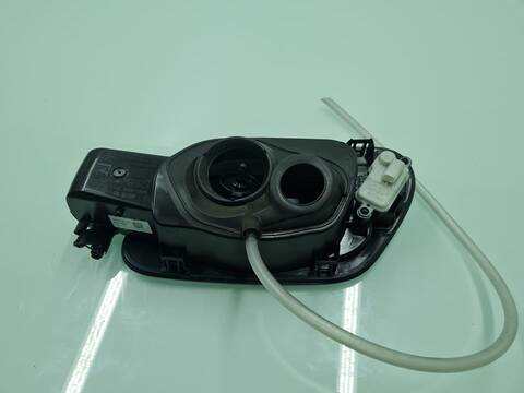 Foto 2ª: Tapa Exterior Combustible Volkswagen Golf LIFE 115CV 85KW [DTR] (2022)