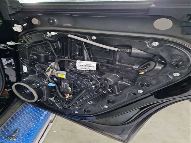 Elevalunas Manual Trasero Derecho Volvo XC 40 T3 163CV 120KW