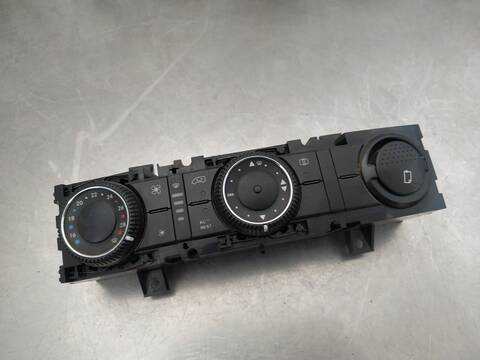 Foto 1ª: Mando Calefacción A. A. Mercedes Sprinter 310/313/316 CDI 906.631/633/635/637) 129CV 95KW CAJA CERRADA [646985] (2007)