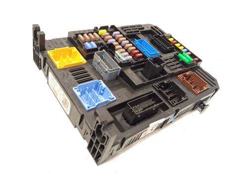 Caja Reles Fusibles Peugeot 2008 1.5 BLUEHDI 120 120CV 88KW