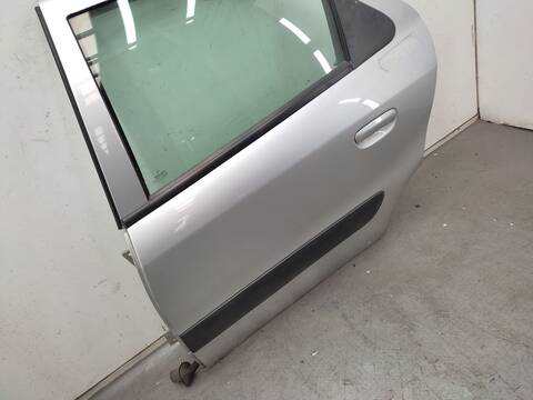 Foto 3ª: Puerta Trasera Izquierda Citroen Xsara 1.4 HDI 68CV 50KW