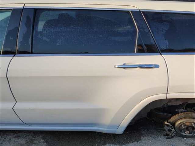 Foto 2ª: Puerta Trasera Izquierda Jeep Grand Cherokee 3.0 CRD OVERLAND 250CV 184KW (2010)