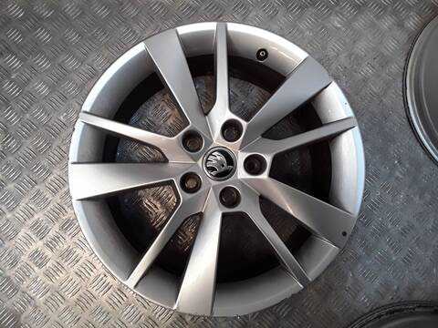 Foto 2ª: Juego LLantas Skoda Octavia 1.5 TSI 150CV 110KW [DADA] (2018)